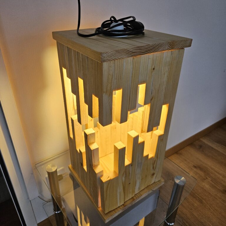 Die Holz-Lampe